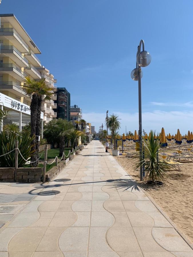 Jesolo Design Apartments - New 2025 - Central Near The Beach Bagian luar foto